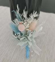 Load image into Gallery viewer, Preserved flowers blush &amp; blue buttonhole
