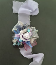 Load image into Gallery viewer, Preserved flowers pastel colours corsage
