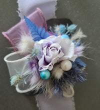 Load image into Gallery viewer, Preserved flowers pastel colours corsage

