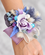 Load image into Gallery viewer, Preserved flowers pastel colours corsage
