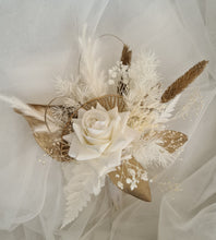 Load image into Gallery viewer, White &amp; Champagne Gold Everlasting flowers Cake topper
