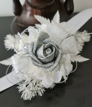 Load image into Gallery viewer, Silver &amp; white Everlasting flowers corsage  - School Formal / Prom

