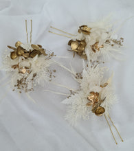 Load image into Gallery viewer, Preserved flowers bobby pin large x 3 nude &amp; champagne gold
