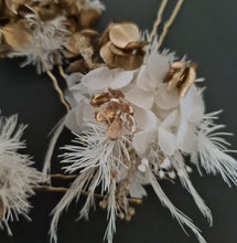 Load image into Gallery viewer, Preserved flowers bobby pin large x 3 nude &amp; champagne gold
