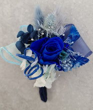 Load image into Gallery viewer, Preserved rose blue corsage &amp; buttonhole set - School formal, prom, graduation, wedding

