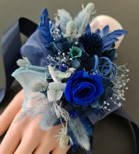 Load image into Gallery viewer, Preserved rose blue corsage &amp; buttonhole set - School formal, prom, graduation, wedding
