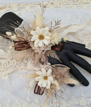 Load image into Gallery viewer, Boho Daisy preserved flowers corsage &amp; boutonniere set - School formal, prom, graduation, wedding
