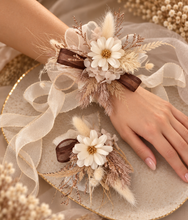 Load image into Gallery viewer, Boho Daisy preserved flowers corsage &amp; boutonniere set - School formal, prom, graduation, wedding

