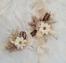 Load image into Gallery viewer, Boho Daisy preserved flowers corsage &amp; boutonniere set - School formal, prom, graduation, wedding
