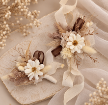 Load image into Gallery viewer, Boho Daisy preserved flowers corsage &amp; boutonniere set - School formal, prom, graduation, wedding

