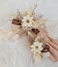 Load image into Gallery viewer, Boho Daisy preserved flowers corsage &amp; boutonniere set - School formal, prom, graduation, wedding
