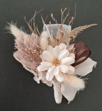 Load image into Gallery viewer, Boho Daisy preserved flowers corsage &amp; boutonniere set - School formal, prom, graduation, wedding

