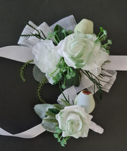 Load image into Gallery viewer, Green &amp; white corsage &amp; buttonhole set Style 3 - School formal, prom, graduation, wedding
