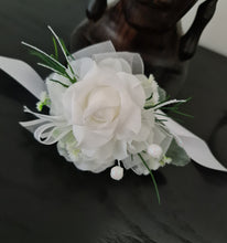 Load image into Gallery viewer, Green &amp; white corsage &amp; buttonhole set Style 4 - School formal, prom, graduation, wedding
