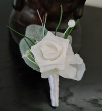 Load image into Gallery viewer, Green &amp; white corsage &amp; buttonhole set Style 4 - School formal, prom, graduation, wedding
