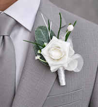 Load image into Gallery viewer, Green &amp; white corsage &amp; buttonhole set Style 4 - School formal, prom, graduation, wedding
