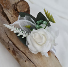 Load image into Gallery viewer, Green &amp; white corsage &amp; buttonhole set Style 5 - School formal, prom, graduation, wedding
