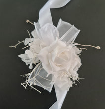Load image into Gallery viewer, Off White Everlasting Flowers Corsage AB1165 - School formal, prom, graduation, wedding

