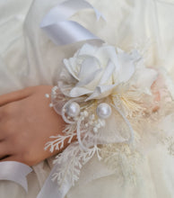 Load image into Gallery viewer, Off White Everlasting Flowers Corsage AB1169 - School formal, prom, graduation, wedding
