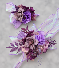Load image into Gallery viewer, Purple violet corsage &amp; buttonhole set AB1175 - School formal, prom, graduation, wedding
