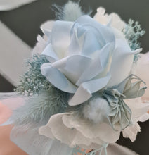 Load image into Gallery viewer, White &amp; baby blue corsage &amp; buttonhole set AB1178 - School formal, prom, graduation, wedding
