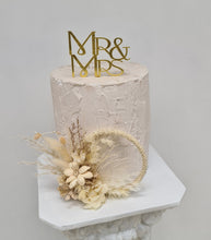 Load image into Gallery viewer, Handcrafted boho preserved flowers hoop / cake topper – 5inch
