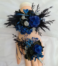 Load image into Gallery viewer, Preserved flowers corsage &amp; buttonhole black, blue &amp; silver AB2009&nbsp; - School formal / wedding
