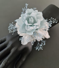 Load image into Gallery viewer, Light blue &amp; white preserved flowers snap lock corsage AB2041 - School formal, prom, graduation

