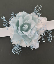 Load image into Gallery viewer, Light blue &amp; white preserved flowers snap lock corsage AB2041 - School formal, prom, graduation
