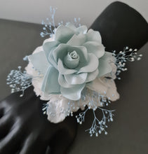 Load image into Gallery viewer, Light blue &amp; white preserved flowers snap lock corsage AB2041 - School formal, prom, graduation
