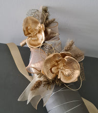 Load image into Gallery viewer, Bright orchid and champagne gold everlasting flowers corsage &amp; buttonhole AB2105 - School formal, prom, graduation
