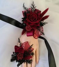 Load image into Gallery viewer, Corsage &amp; Buttonhole - Similar to AB1143 - STYLE 1
