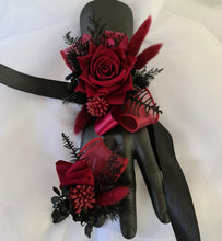 Load image into Gallery viewer, Corsage &amp; Buttonhole - Similar to AB1143 - STYLE 1
