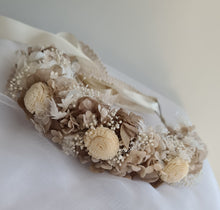 Load image into Gallery viewer, Boho nude preserved flowers crown AB2121 – wedding, maternity photoshoot, hen’s party, event
