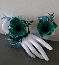 Load image into Gallery viewer, Emerald everlasting flowers corsage &amp; buttonhole AB2151 - School formal, prom, graduation
