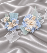 Load image into Gallery viewer, Blue &amp; white preserved flowers corsage &amp; buttonhole AB2157 - School formal, prom, graduation
