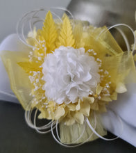 Load image into Gallery viewer, Yellow &amp; white everlasting flowers corsage &amp; buttonhole AB2158 - School formal, prom, graduation
