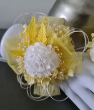 Load image into Gallery viewer, Yellow &amp; white everlasting flowers corsage &amp; buttonhole AB2158 - School formal, prom, graduation
