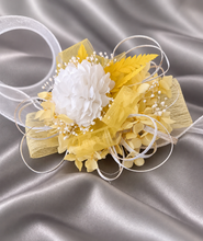 Load image into Gallery viewer, Yellow &amp; white everlasting flowers corsage &amp; buttonhole AB2158 - School formal, prom, graduation
