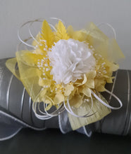Load image into Gallery viewer, Yellow &amp; white everlasting flowers corsage &amp; buttonhole AB2158 - School formal, prom, graduation
