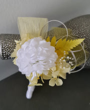 Load image into Gallery viewer, Yellow &amp; white everlasting flowers corsage &amp; buttonhole AB2158 - School formal, prom, graduation
