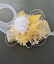 Load image into Gallery viewer, Yellow &amp; white everlasting flowers corsage &amp; buttonhole AB2158 - School formal, prom, graduation
