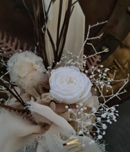 Load image into Gallery viewer, Mini white preserved peony in wooden pot –  AB2188

