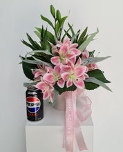Load image into Gallery viewer, Pink lilies in white pot with lights – AB2191
