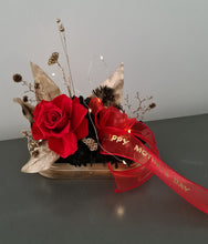 Load image into Gallery viewer, Preserved flowers in red, black &amp; champagne gold w lights –  AB2194

