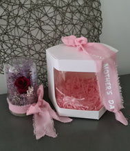 Load image into Gallery viewer, Mini glass flower dome w mini preserved burgundy rose –  AB2196
