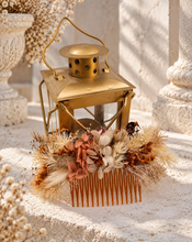 Load image into Gallery viewer, Rustic preserved flowers comb AB2206 – wedding, maternity photoshoot, hen’s party, event

