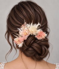 Load image into Gallery viewer, Preserved flowers bobby pins regular in blush x 4
