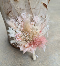 Load image into Gallery viewer, Blush &amp; Neutral Everlasting buttonhole
