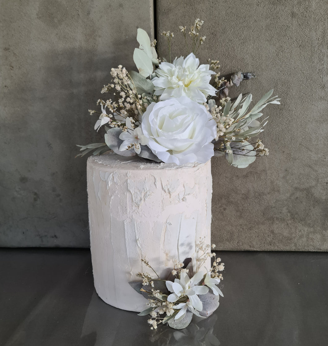 Double cake topper & soft green and neutral colours